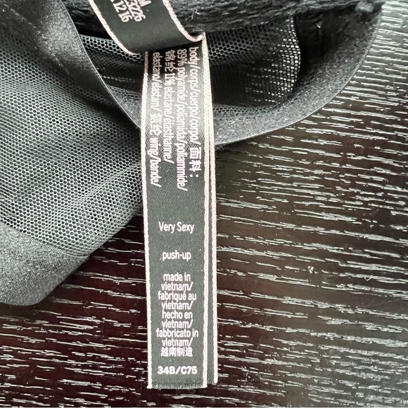 VICTORIA’S SECRET size 34B lace push-up bra “very sexy” model (black and blush) - Picture 6 of 6
